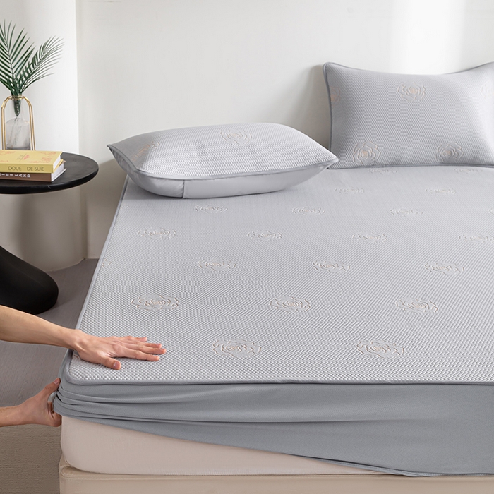 91家纺网 家纺一手货源 找家纺 2025新款山茶花系列冰豆豆凉席 山茶花床笠款-浅灰