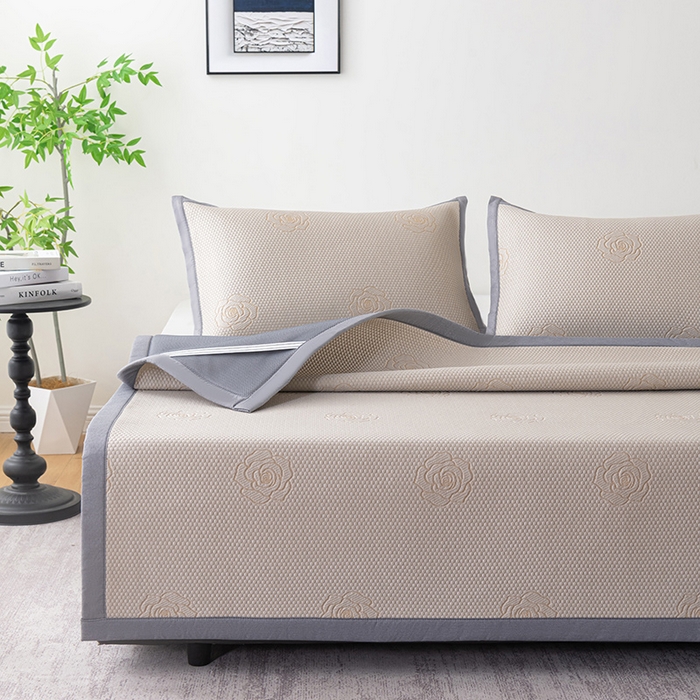 91家纺网 家纺一手货源 找家纺 2025新款山茶花系列冰豆豆凉席 山茶花床席款 卡其