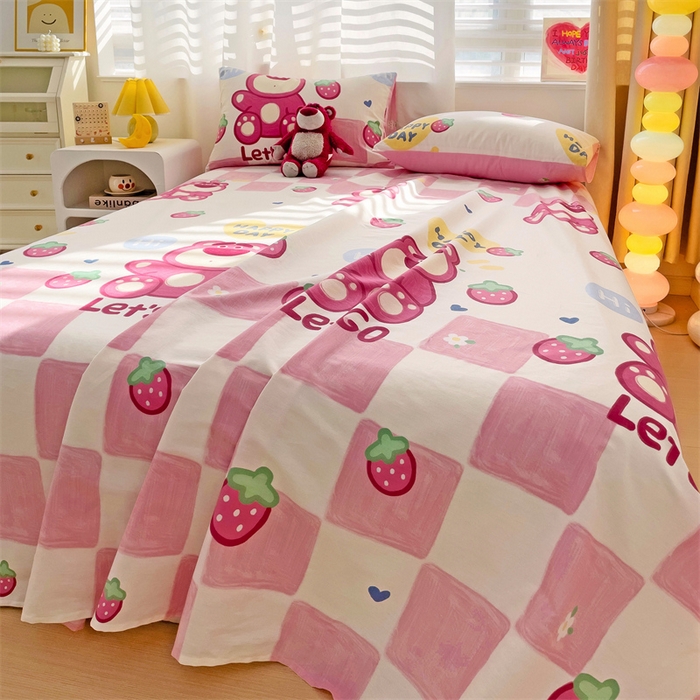 91家纺网 家纺一手货源 找家纺 名兮家居 2025新款全棉纯棉经典小版奥特曼三丽鸥床单【含防伪标】 宝宝草莓熊