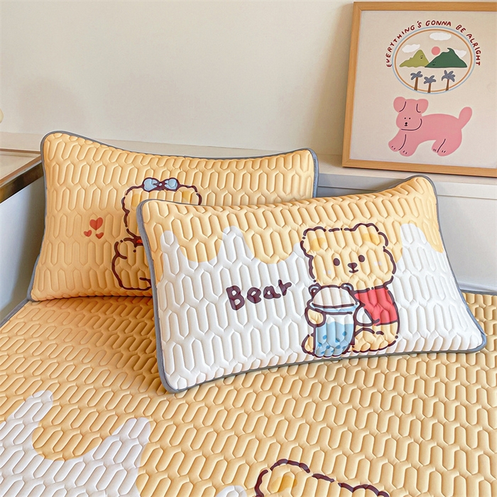 91家纺网 家纺一手货源 找家纺 布卢姆床垫 2025新款A类大版数码凉感丝乳胶凉席 蛋糕熊