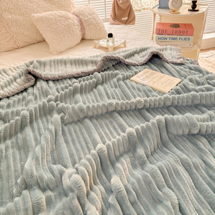 91家纺网 家纺一手货源 找家纺 潮邦创意家居2025新款云朵绒灰边舒绵云朵毯 灰边舒绵云朵毯-绿色