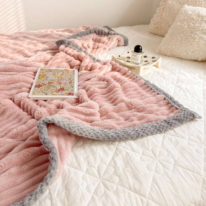 91家纺网 家纺一手货源 找家纺 潮邦创意家居2025新款云朵绒灰边舒绵云朵毯 灰边舒绵云朵毯-粉色