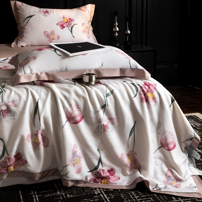 91家纺网 家纺一手货源 找家纺 佳居缘 2025新款天丝数码印花夏被四件套 气泡粉语