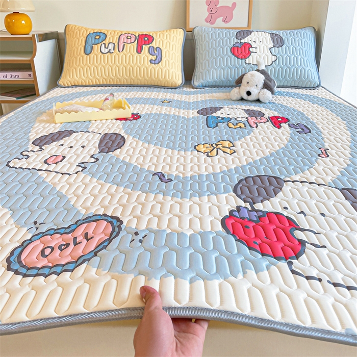 91家纺网 家纺一手货源 找家纺 布卢姆床垫 2025新款A类大版数码凉感丝乳胶凉席 草莓小狗