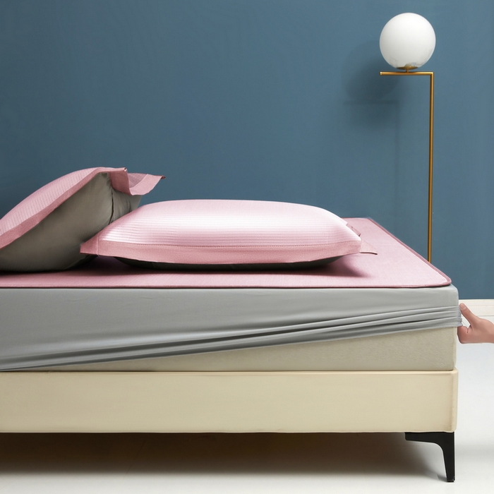 91家纺网 家纺一手货源 找家纺 迪乐妮 2025新款母婴级抗菌床笠款冰丝席 粉 床笠款