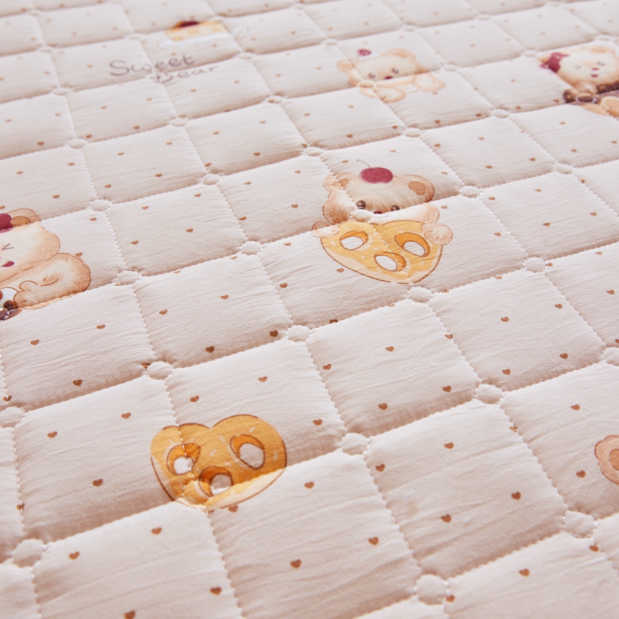 91家纺网 家纺一手货源 找家纺 魅图家纺 2025新款A类云朵棉抗菌棉花床护垫 甜心小熊