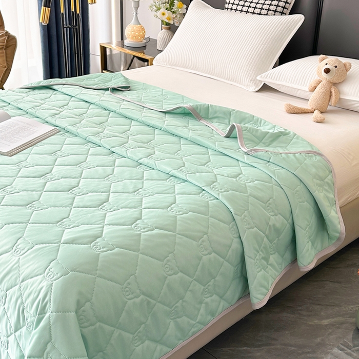 91家纺网 家纺一手货源 找家纺 爱洛家纺 2025新款A类凉感丝夏被被子被芯 清新绿