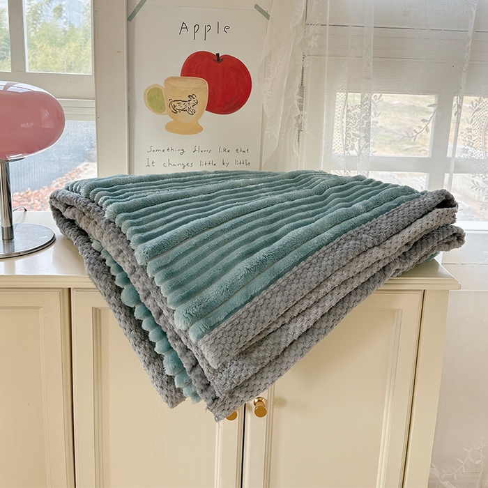 91家纺网 家纺一手货源 找家纺 潮邦创意家居2025新款云朵绒灰边舒绵云朵毯 灰边舒绵云朵毯-绿色