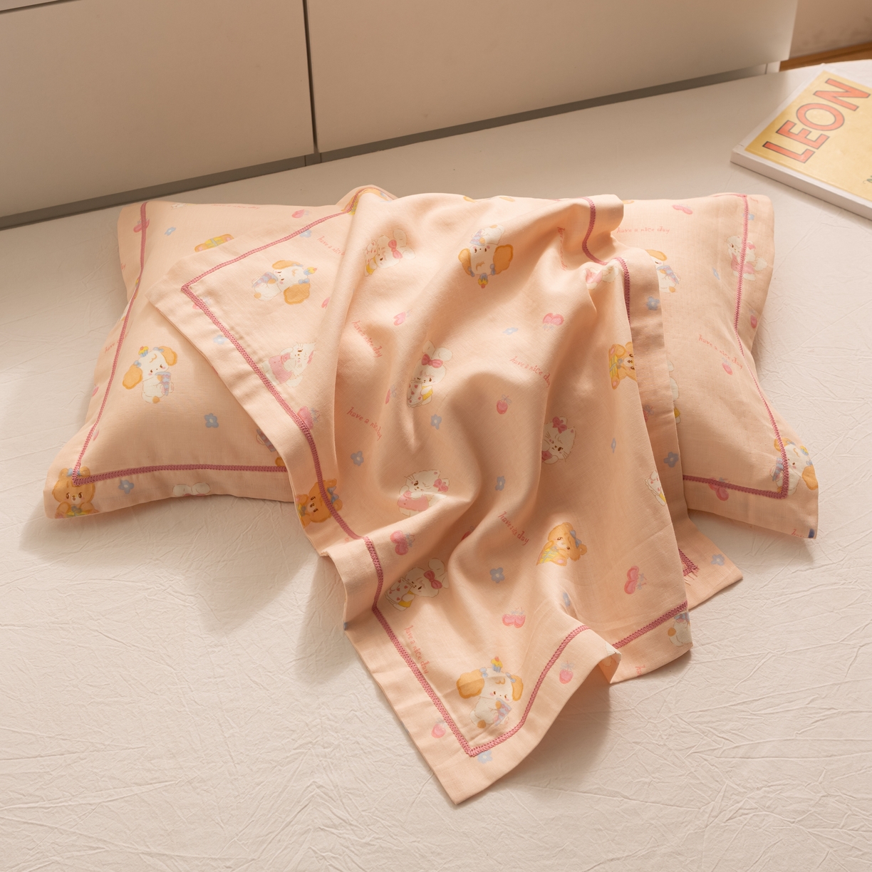 91家纺网 家纺一手货源 找家纺 萌番宝 2025新款A类全棉纯棉水洗双层纱卡通儿童单枕套信封枕单枕套 枕套单件 兔小熊