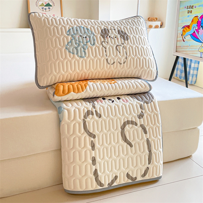 91家纺网 家纺一手货源 找家纺 布卢姆床垫 2025新款A类大版数码凉感丝乳胶凉席 动物派对