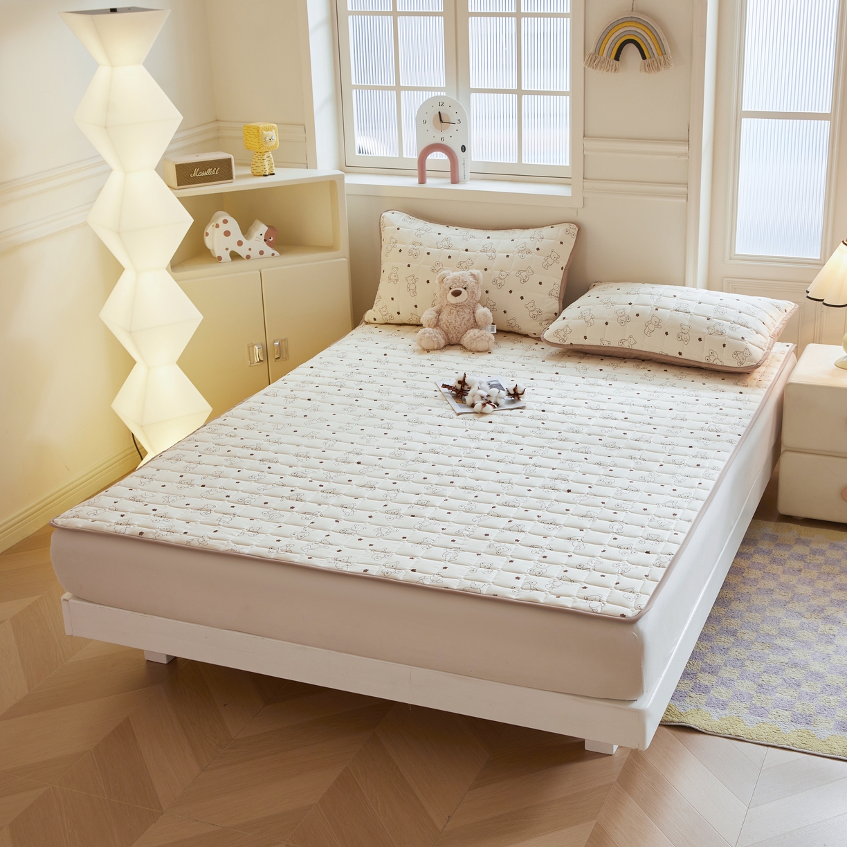 91家纺网 家纺一手货源 找家纺 魅图家纺 2025新款A类云朵棉抗菌棉花床护垫 小熊院长