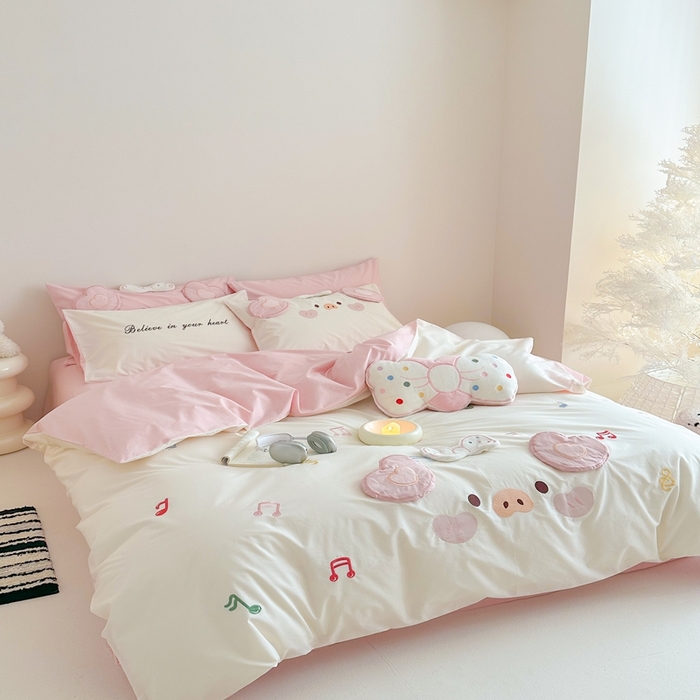 91家纺网 家纺一手货源 找家纺 朗莎家纺 2025新款40支全棉水洗五件套 快乐小猪