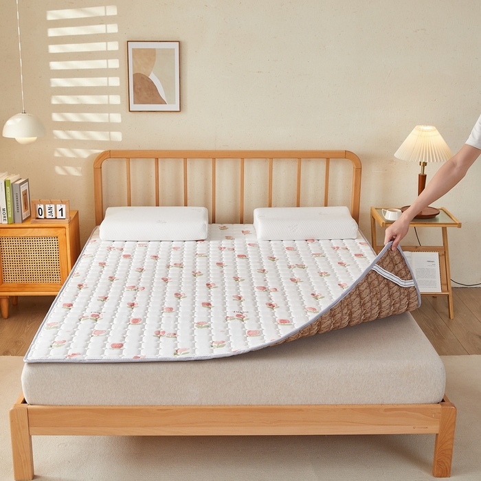 91家纺网 家纺一手货源 找家纺 迪乐妮 2025新款双面可用抑菌冰丝床褥爬爬垫-大床图 郁金香