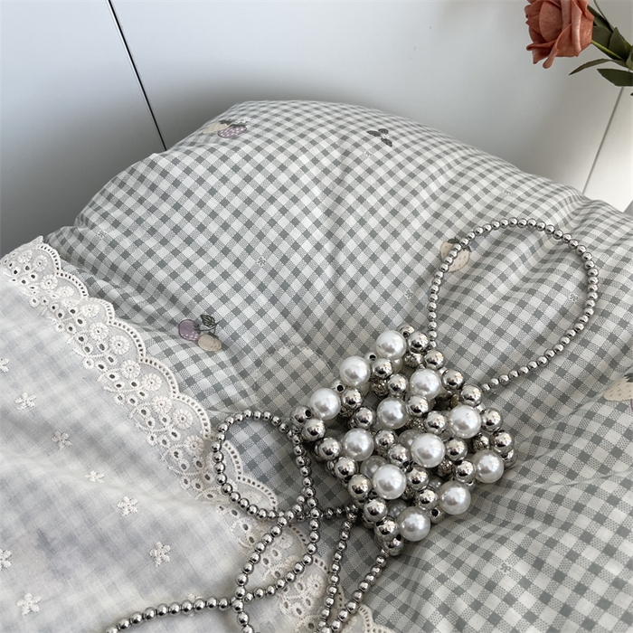 91家纺网 家纺一手货源 找家纺 奈萝家纺 奈萝2025新款全棉13372法式花边纯棉夏被春秋被 格子草莓