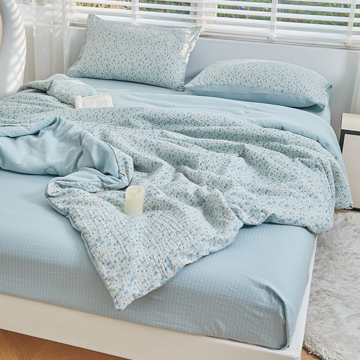 91家纺网 家纺一手货源 找家纺 迪乐妮 2025新款彩竺棉夏被四件套 奶蓝泡芙