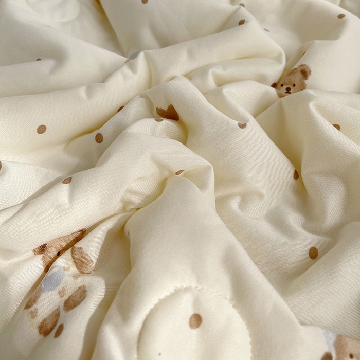 91家纺网 家纺一手货源 找家纺 简爱 2025新款A类针织棉大豆纤维夏被 抱抱熊