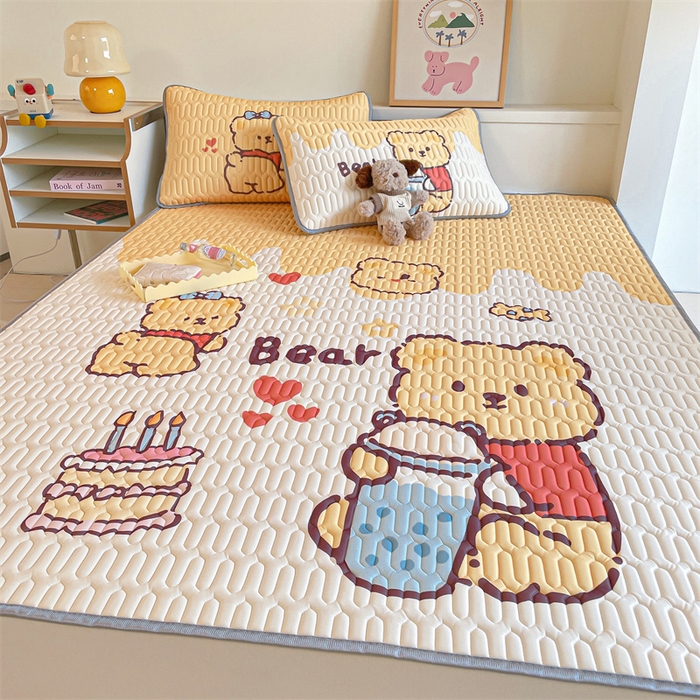 91家纺网 家纺一手货源 找家纺 布卢姆床垫 2025新款A类大版数码凉感丝乳胶凉席 蛋糕熊