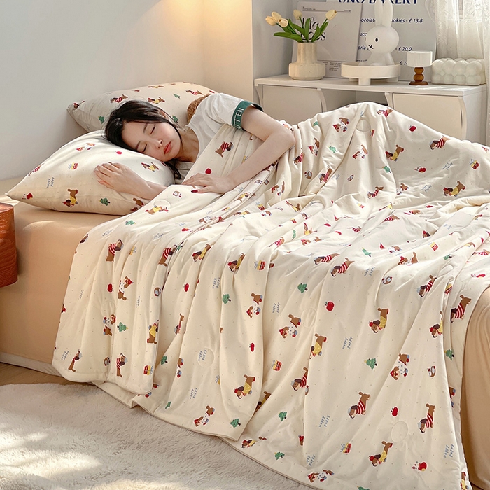 91家纺网 家纺一手货源 找家纺 简爱 2025新款A类针织棉大豆纤维夏被 腊肠狗