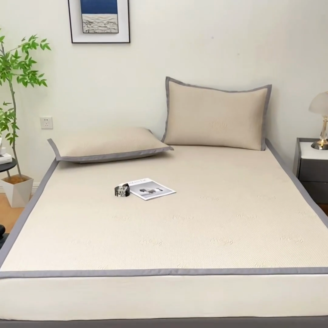 91家纺网 家纺一手货源 找家纺 2025新款山茶花系列冰豆豆凉席 山茶花床席款 卡其