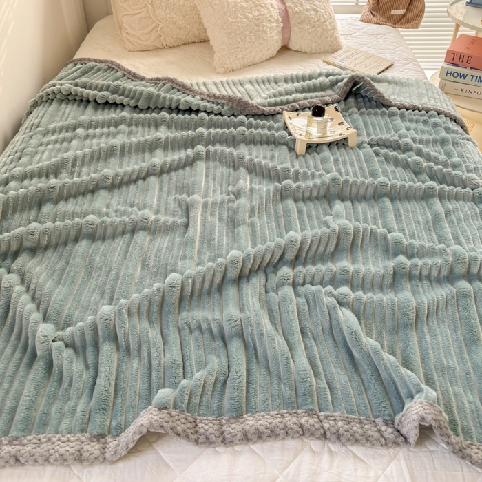 91家纺网 家纺一手货源 找家纺 潮邦创意家居2025新款云朵绒灰边舒绵云朵毯 灰边舒绵云朵毯-绿色