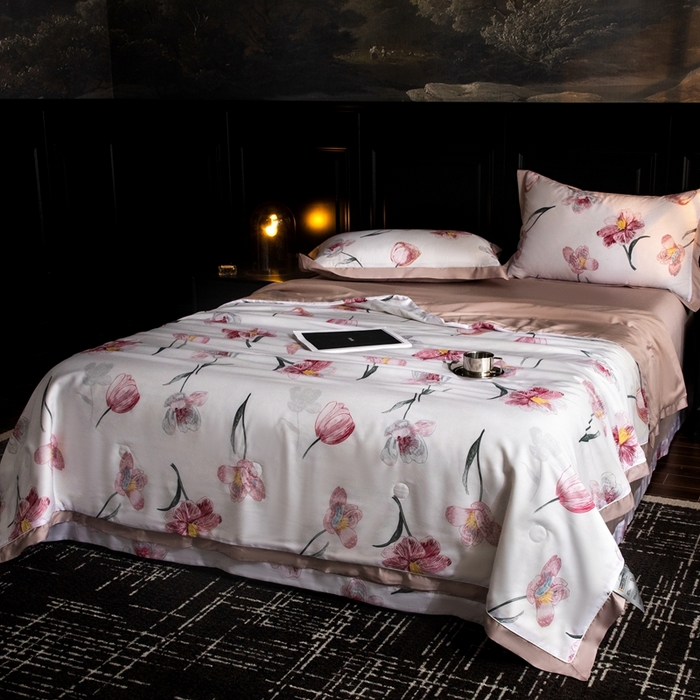 91家纺网 家纺一手货源 找家纺 佳居缘 2025新款天丝数码印花夏被四件套 气泡粉语