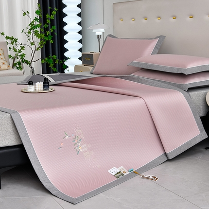 小牛席业 2025新款花漾芯语绣花凉感冰丝席系列 粉色