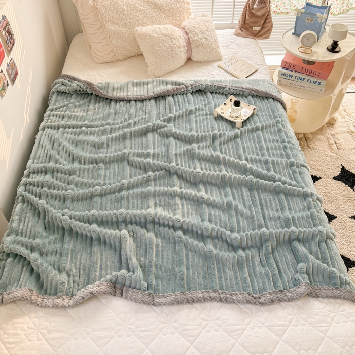 91家纺网 家纺一手货源 找家纺 潮邦创意家居2025新款云朵绒灰边舒绵云朵毯 灰边舒绵云朵毯-绿色