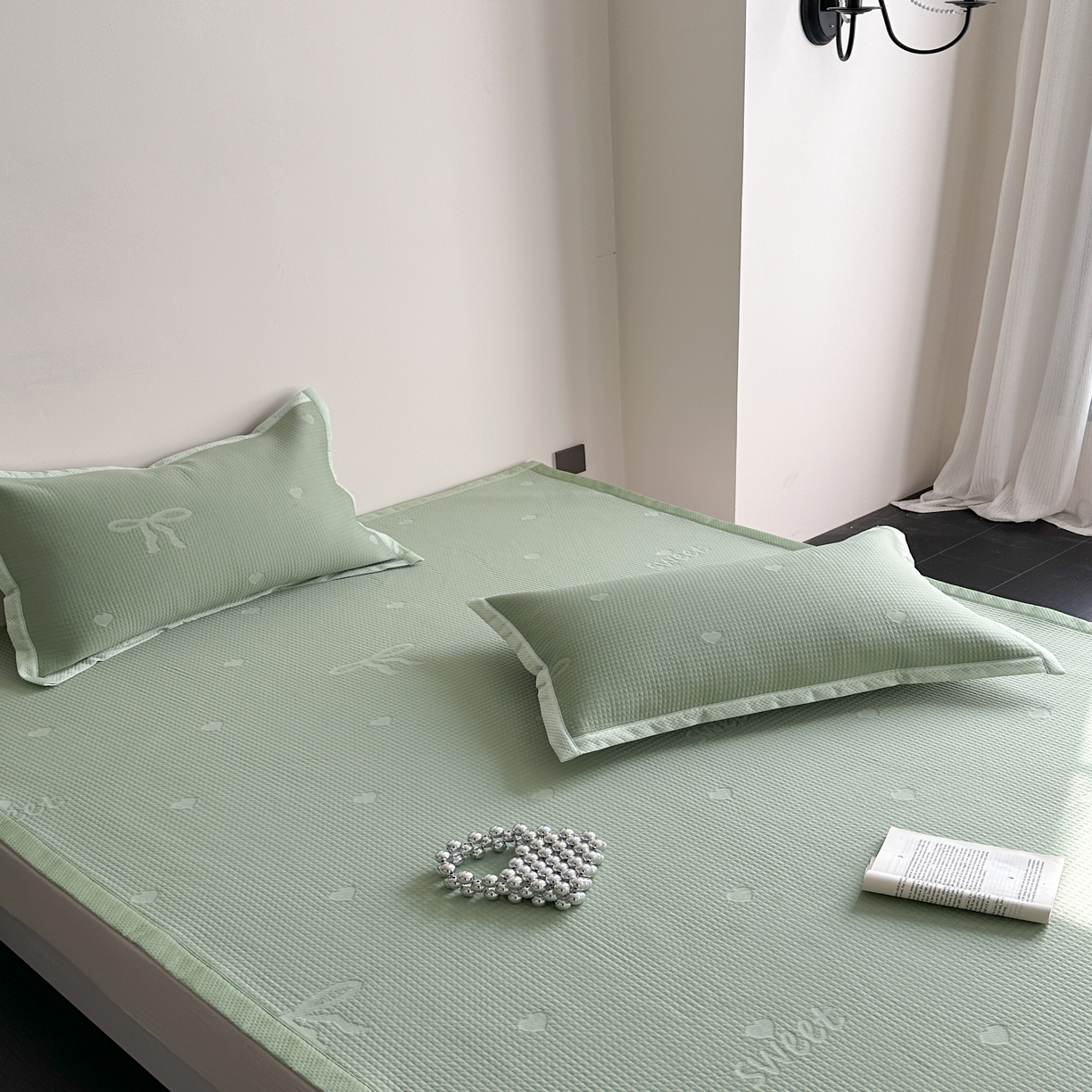 91家纺网 家纺一手货源 找家纺 2025新款夏季3D清凉感纯色凉豆豆系列凉席床笠 绿色