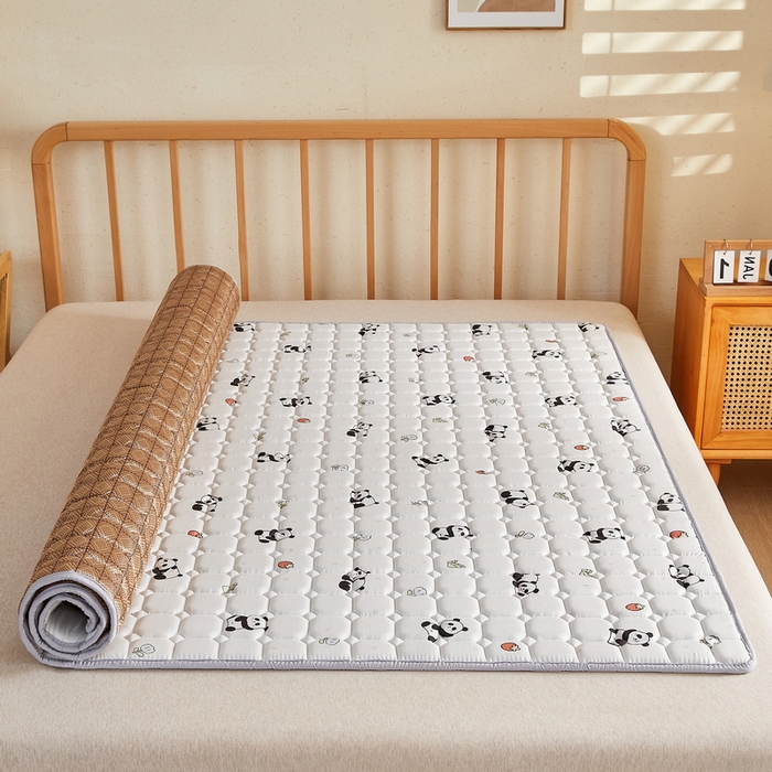 91家纺网 家纺一手货源 找家纺 迪乐妮 2025新款双面可用抑菌冰丝床褥爬爬垫-大床图 熊猫