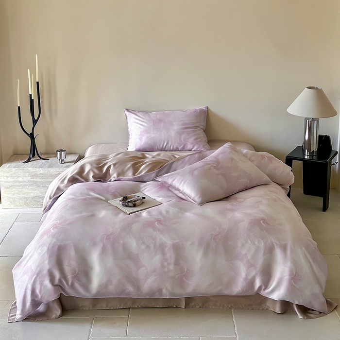 91家纺网 家纺一手货源 找家纺 沐晴家纺 2025春夏新款纯色数码印花60兰精天丝四件套 莫斯-紫