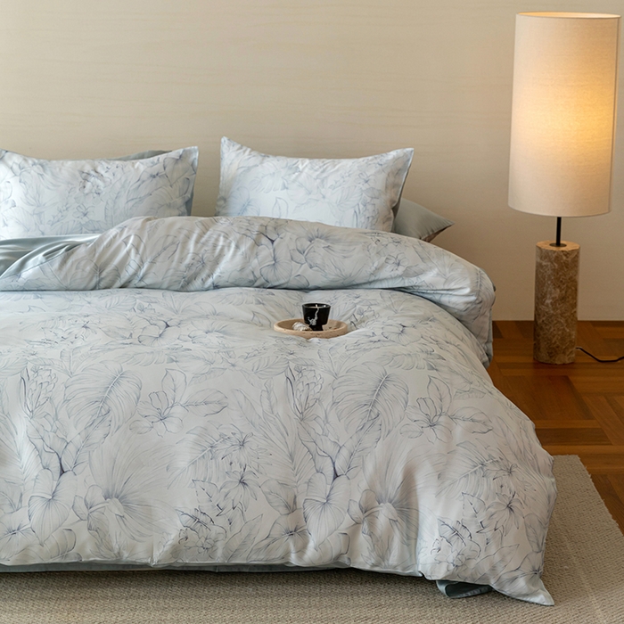 91家纺网 家纺一手货源 找家纺 沐晴家纺 2025春夏新款纯色数码印花60兰精天丝四件套 叶影-蓝