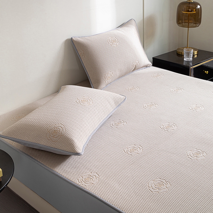 91家纺网 家纺一手货源 找家纺 2025新款山茶花系列冰豆豆凉席 山茶花床笠款-卡其