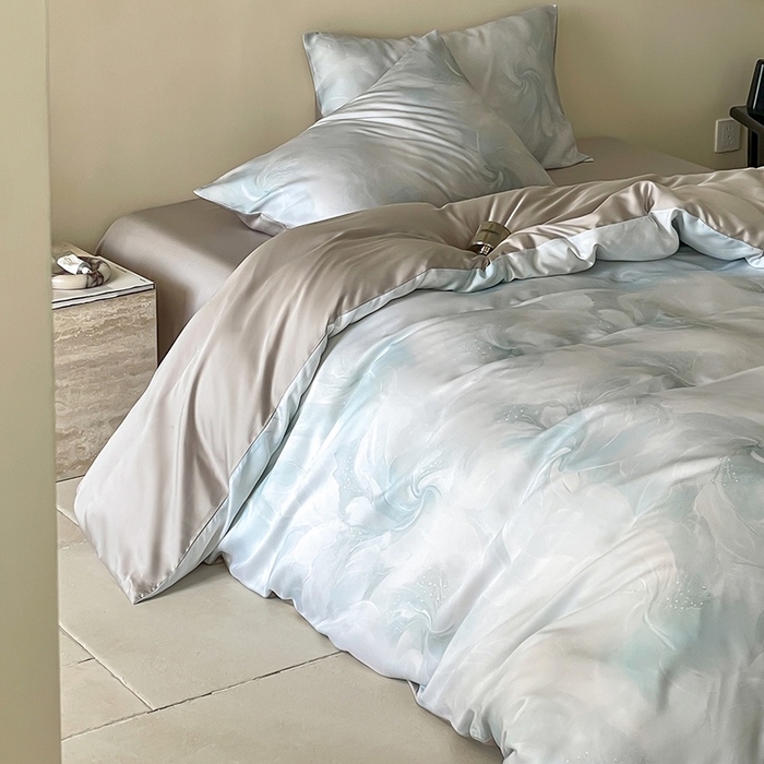 91家纺网 家纺一手货源 找家纺 沐晴家纺 2025春夏新款纯色数码印花60兰精天丝四件套 莫斯-蓝