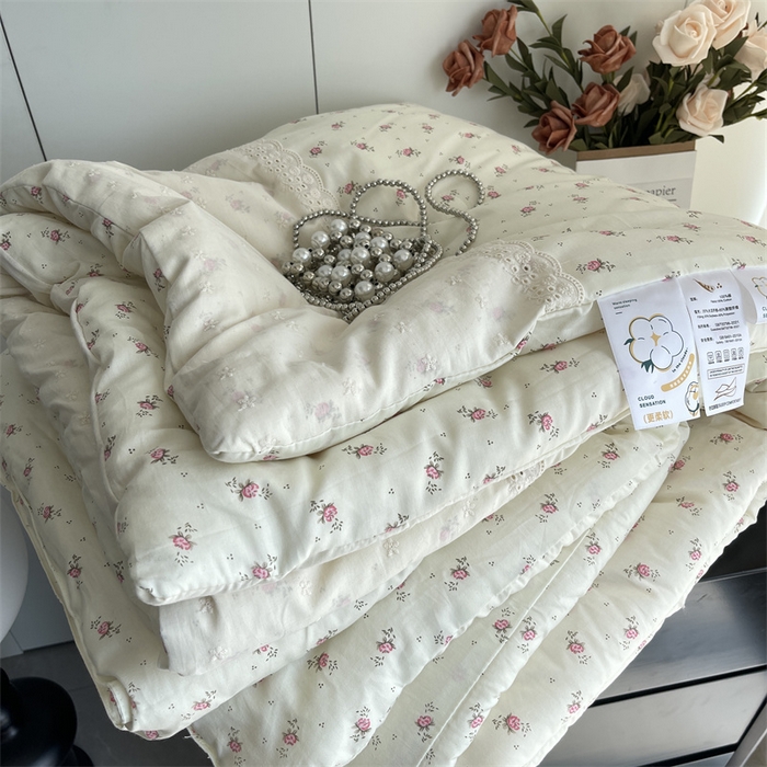 91家纺网 家纺一手货源 找家纺 奈萝家纺 奈萝2025新款全棉13372法式花边纯棉夏被春秋被 玫瑰花园