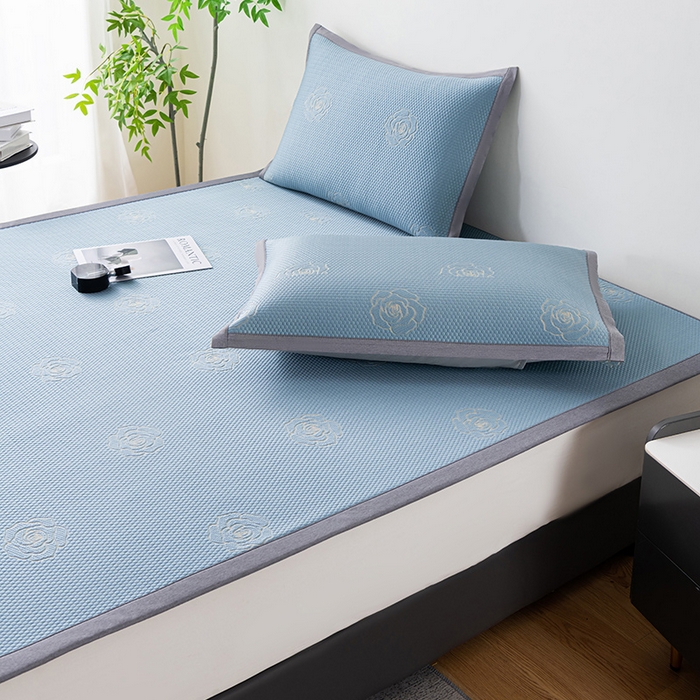 91家纺网 家纺一手货源 找家纺 2025新款山茶花系列冰豆豆凉席 山茶花床席款-蓝