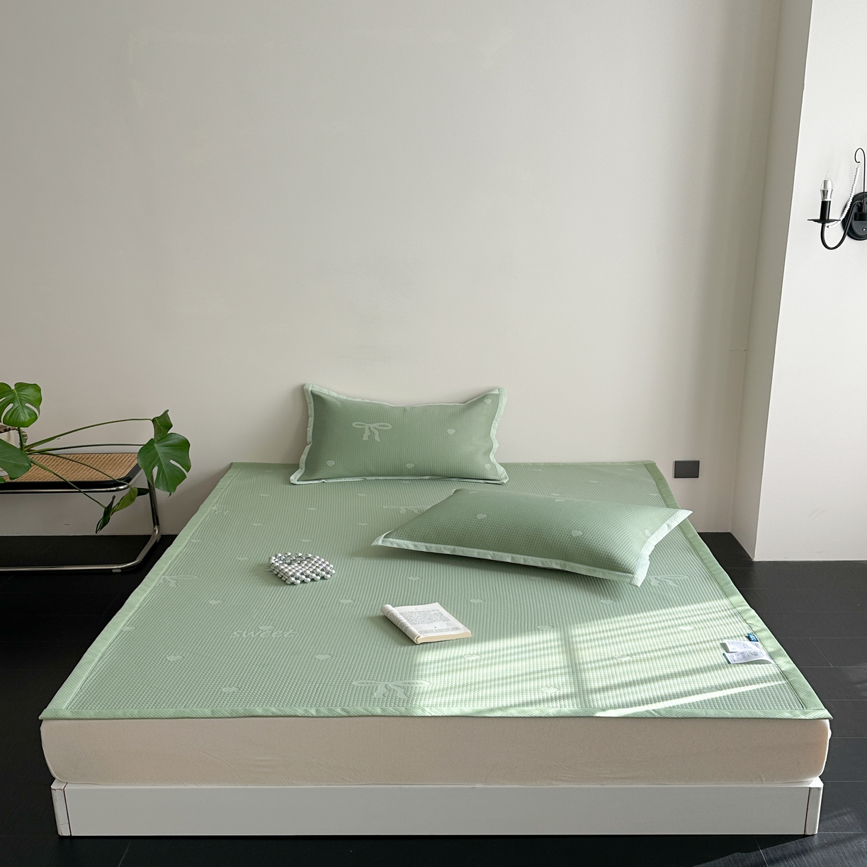 91家纺网 家纺一手货源 找家纺 2025新款夏季3D清凉感纯色凉豆豆系列凉席床笠 绿色