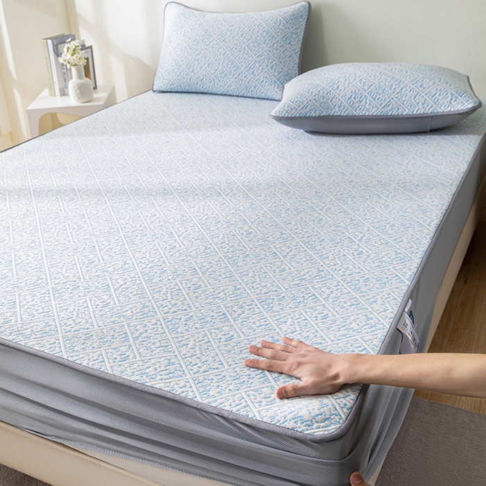 91家纺网 家纺一手货源 找家纺 鑫姿席业 2025新款A类凉感冰豆豆席 雅致床笠款-冰浅蓝