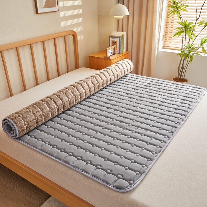 91家纺网 家纺一手货源 找家纺 迪乐妮 2025新款双面可用抑菌冰丝床褥爬爬垫-大床图 绅士灰