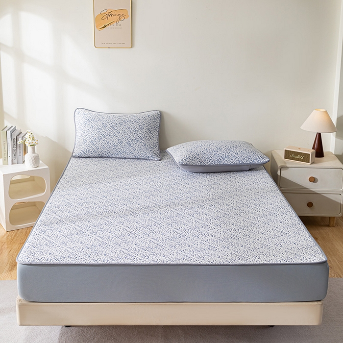 91家纺网 家纺一手货源 找家纺 鑫姿席业 2025新款A类凉感冰豆豆席 雅致床笠款-冰深蓝