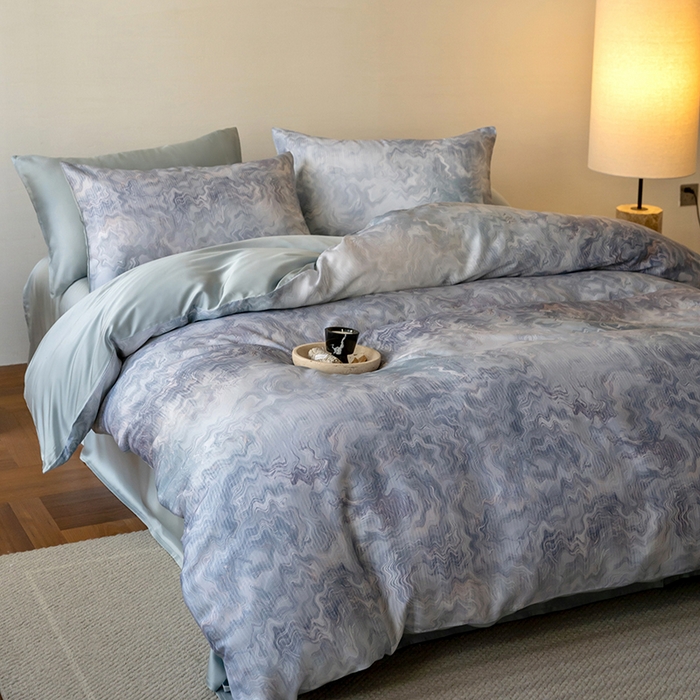 91家纺网 家纺一手货源 找家纺 沐晴家纺 2025春夏新款纯色数码印花60兰精天丝四件套 望川-蓝