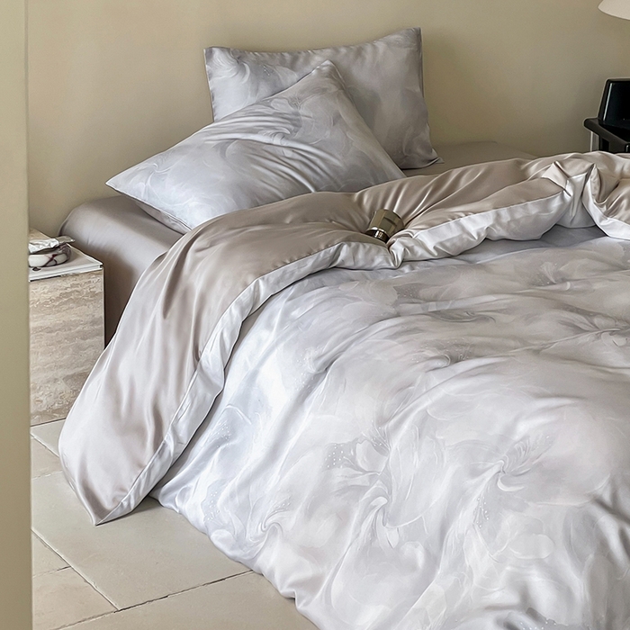 91家纺网 家纺一手货源 找家纺 沐晴家纺 2025春夏新款纯色数码印花60兰精天丝四件套 莫斯-灰