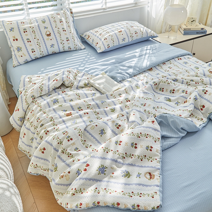 91家纺网 家纺一手货源 找家纺 迪乐妮 2025新款彩竺棉夏被四件套 蕾丝草莓