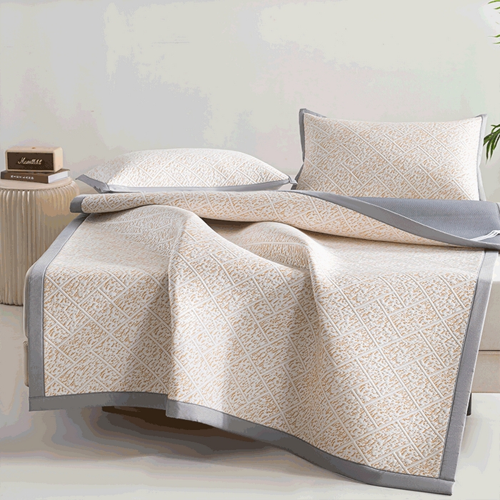 91家纺网 家纺一手货源 找家纺 鑫姿席业 2025新款A类凉感冰豆豆席 雅致床席款-冰咖