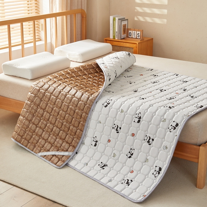 91家纺网 家纺一手货源 找家纺 迪乐妮 2025新款双面可用抑菌冰丝床褥爬爬垫-大床图 熊猫