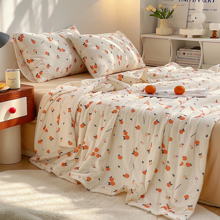 91家纺网 家纺一手货源 找家纺 简爱 2025新款A类针织棉大豆纤维夏被 橙心如意