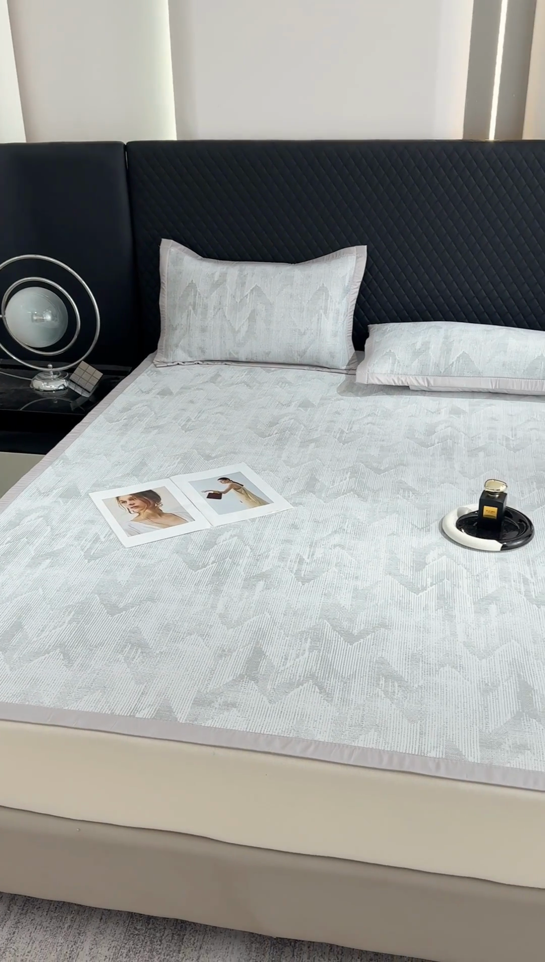 91家纺网 家纺一手货源 找家纺 小萌虎 小萌虎 2025新款PE高分子乙纶提花凉感凉席床席款床笠款 山溪-蓝（床席款）