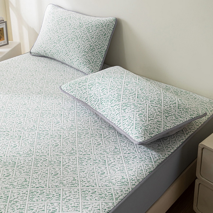 91家纺网 家纺一手货源 找家纺 鑫姿席业 2025新款A类凉感冰豆豆席 雅致床笠款-冰豆绿