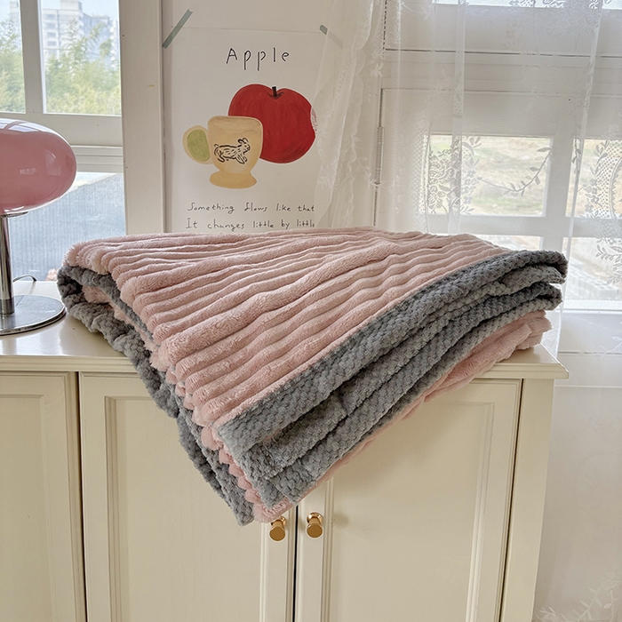 91家纺网 家纺一手货源 找家纺 潮邦创意家居2025新款云朵绒灰边舒绵云朵毯 灰边舒绵云朵毯-粉色