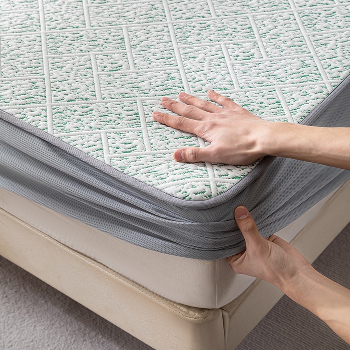 91家纺网 家纺一手货源 找家纺 鑫姿席业 2025新款A类凉感冰豆豆席 雅致床笠款-冰豆绿