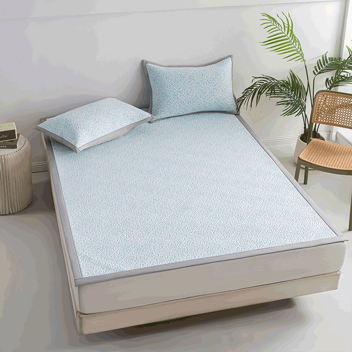 91家纺网 家纺一手货源 找家纺 鑫姿席业 2025新款A类凉感冰豆豆席 雅致床席款-冰浅蓝